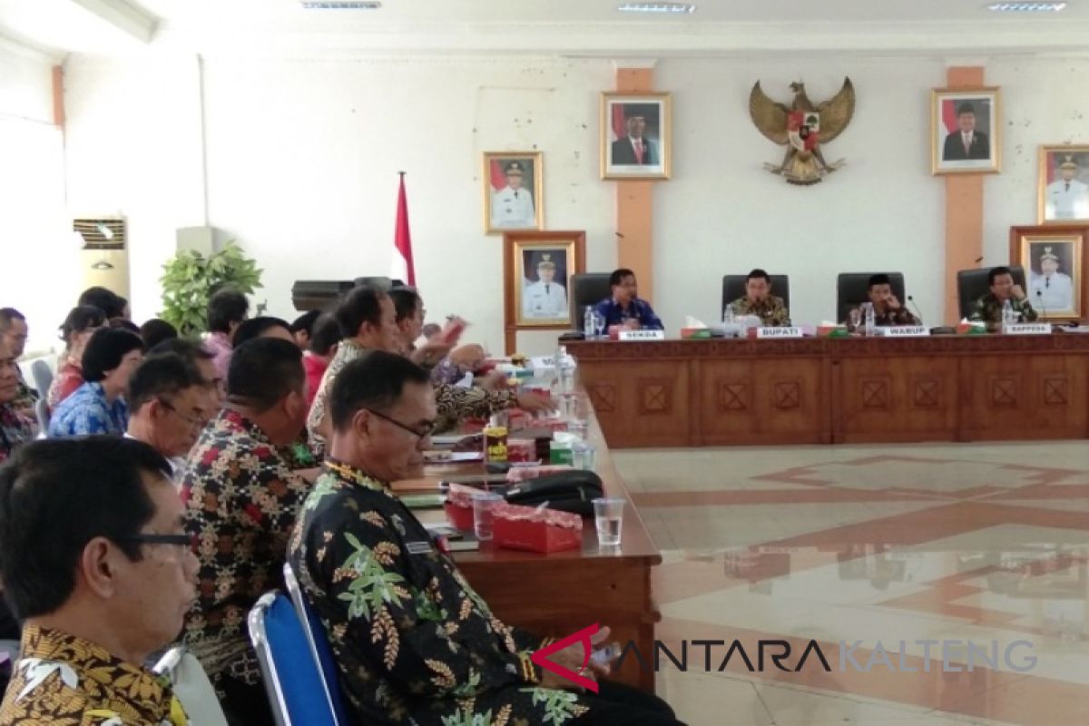 Bupati Bartim intruksikan SOPD genjot anggaran triwulan IV