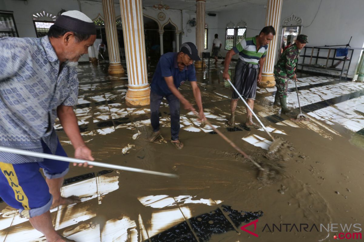 North Aceh floods spread to wider area