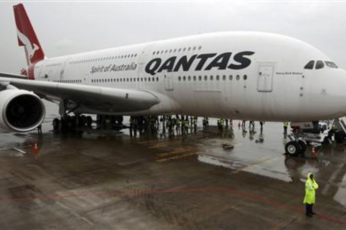 Saham Qantas rontok, saat Bursa Australia ditutup anjlok