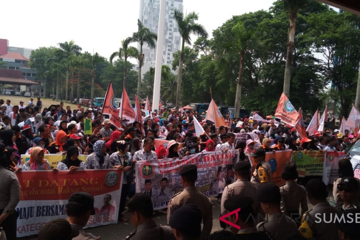 Gubernur, DPRD, dan PGRI Sumsel dukung honorer K2