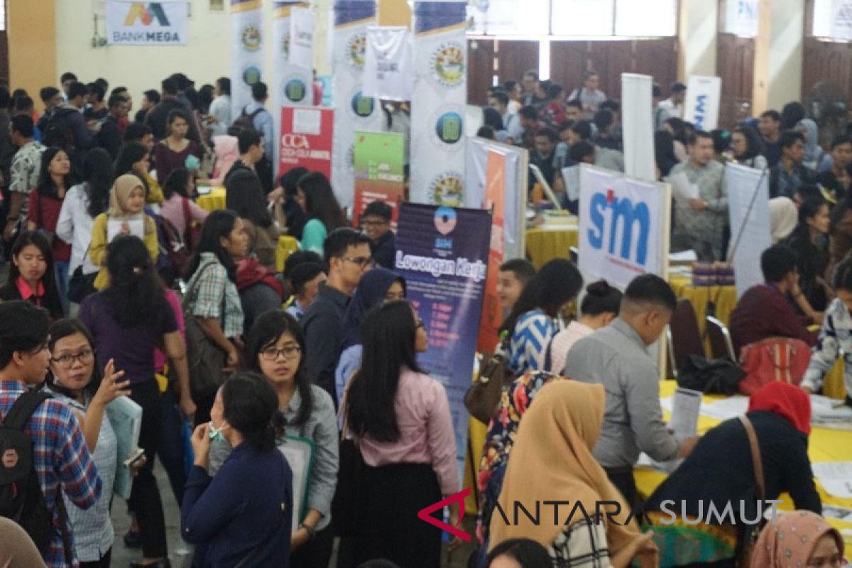 Ribuan pencari kerja ramaikan Unhar Job Fair 2018