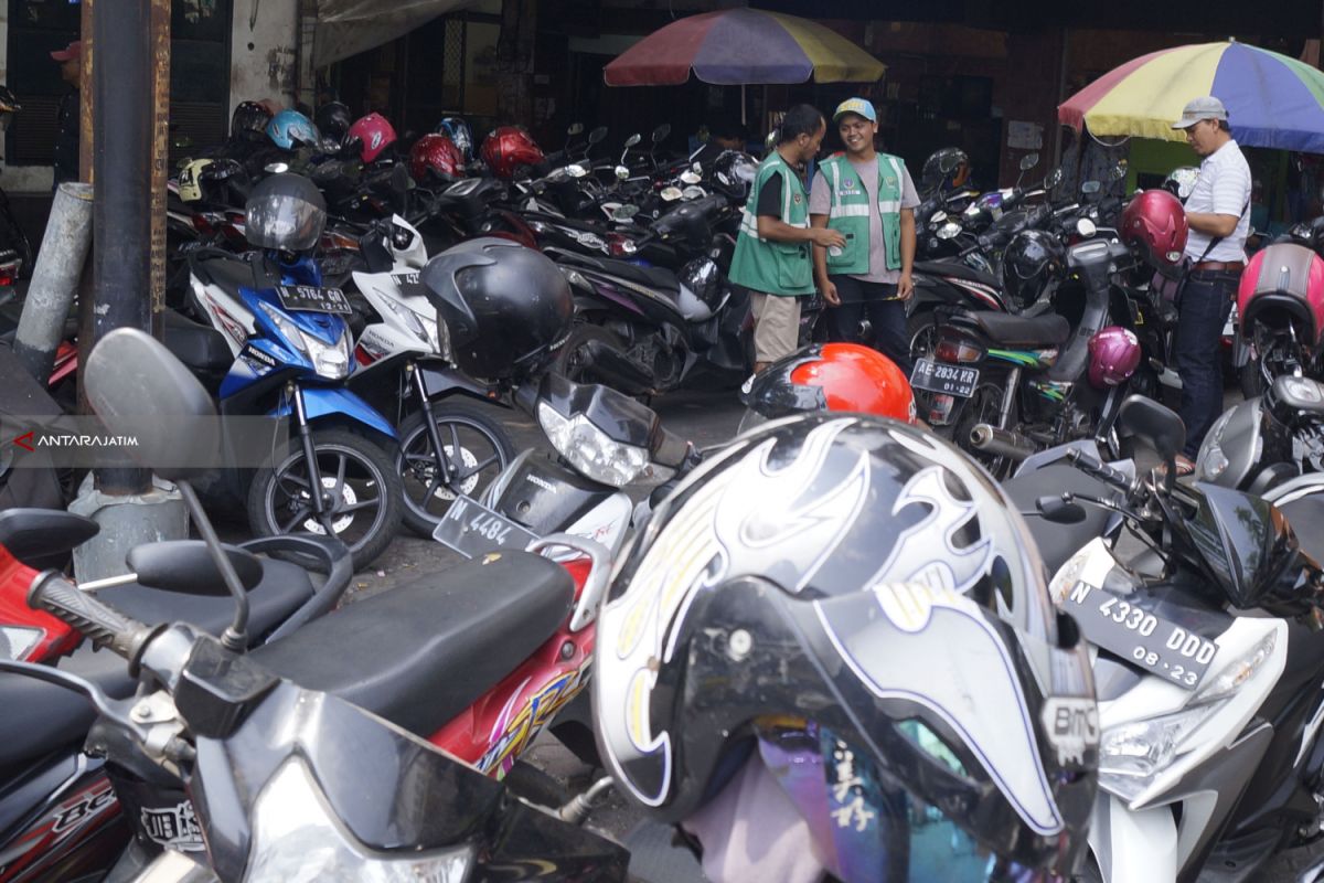 Pedagang Keluhkan Minimnya Lahan Parkir di Pasar Besar Kota Malang