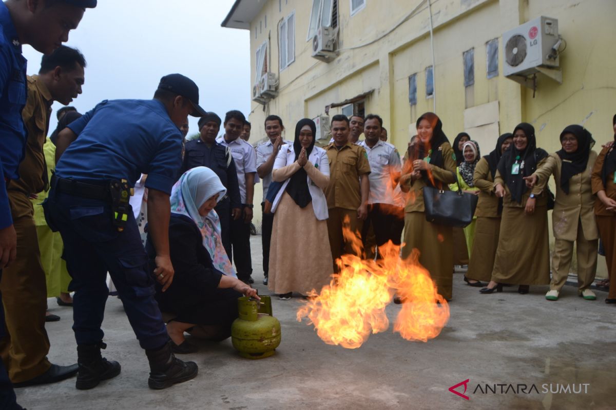 RSUD Padangsidimpuan gelar pelatihan pemadaman api ringan