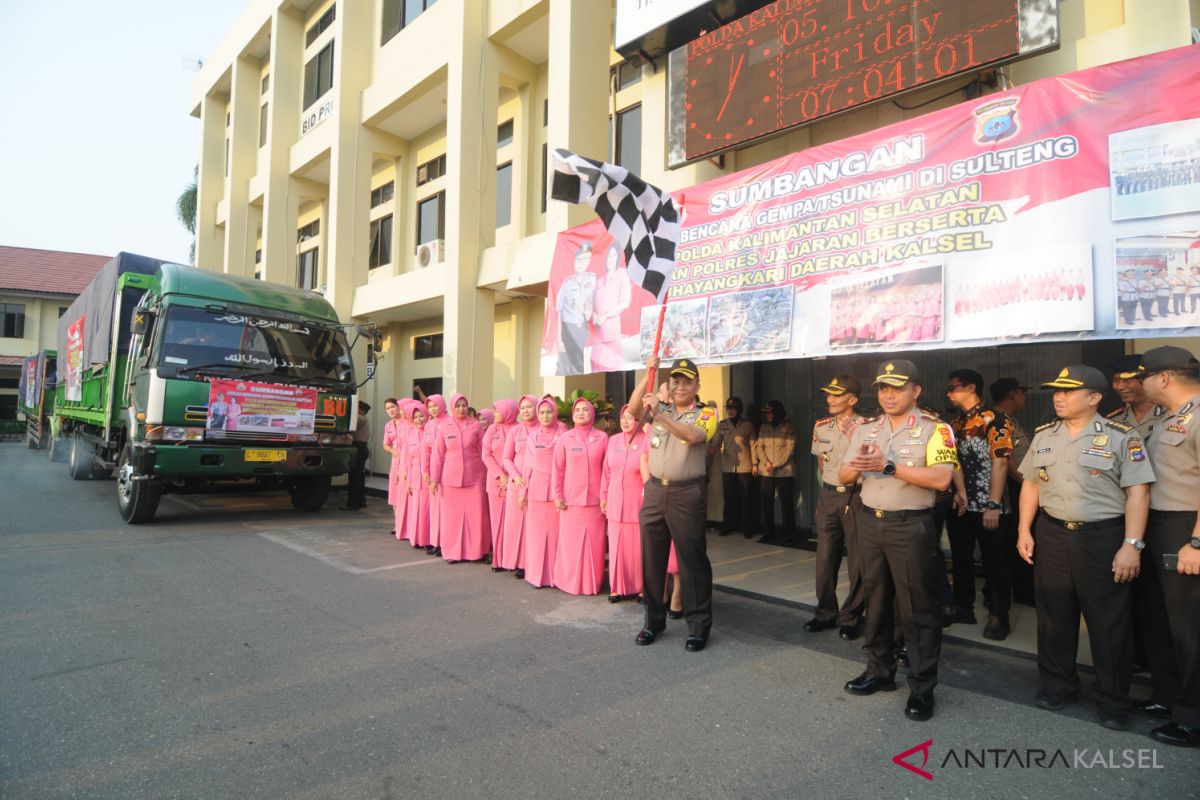 South Kalimantan Police send 35 tons aid to Central Sulawesi