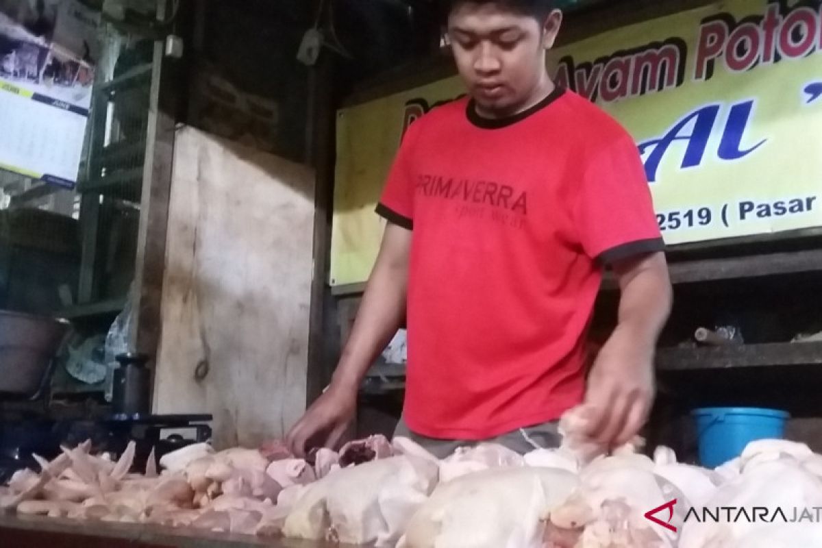 Harga cabai dan ayam di Solo naik