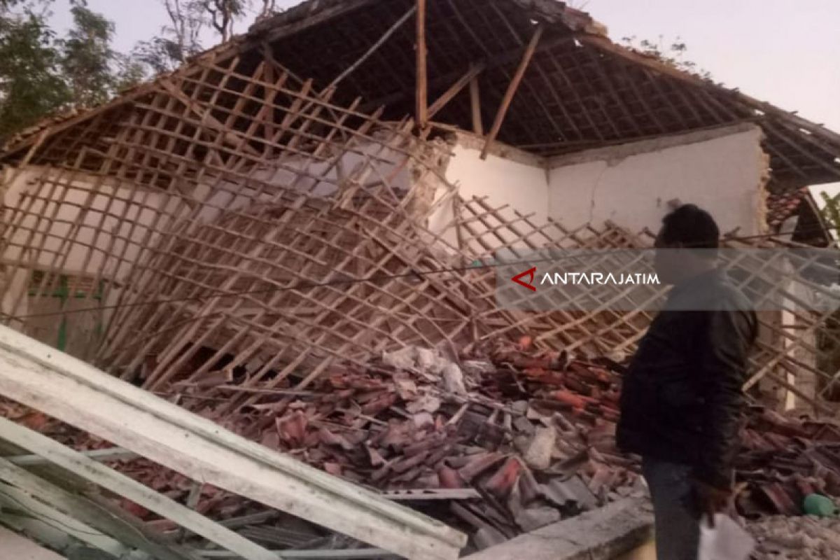 Gubernur, Kapolda dan Pangdam Tinjau Lokasi Gempa di Pulau Sapudi (Video)