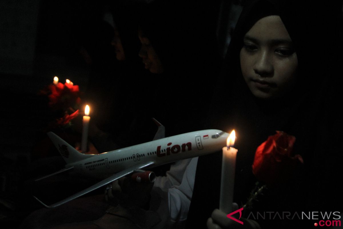 Warga doakan korban kecelakaan pesawat Lion Air
