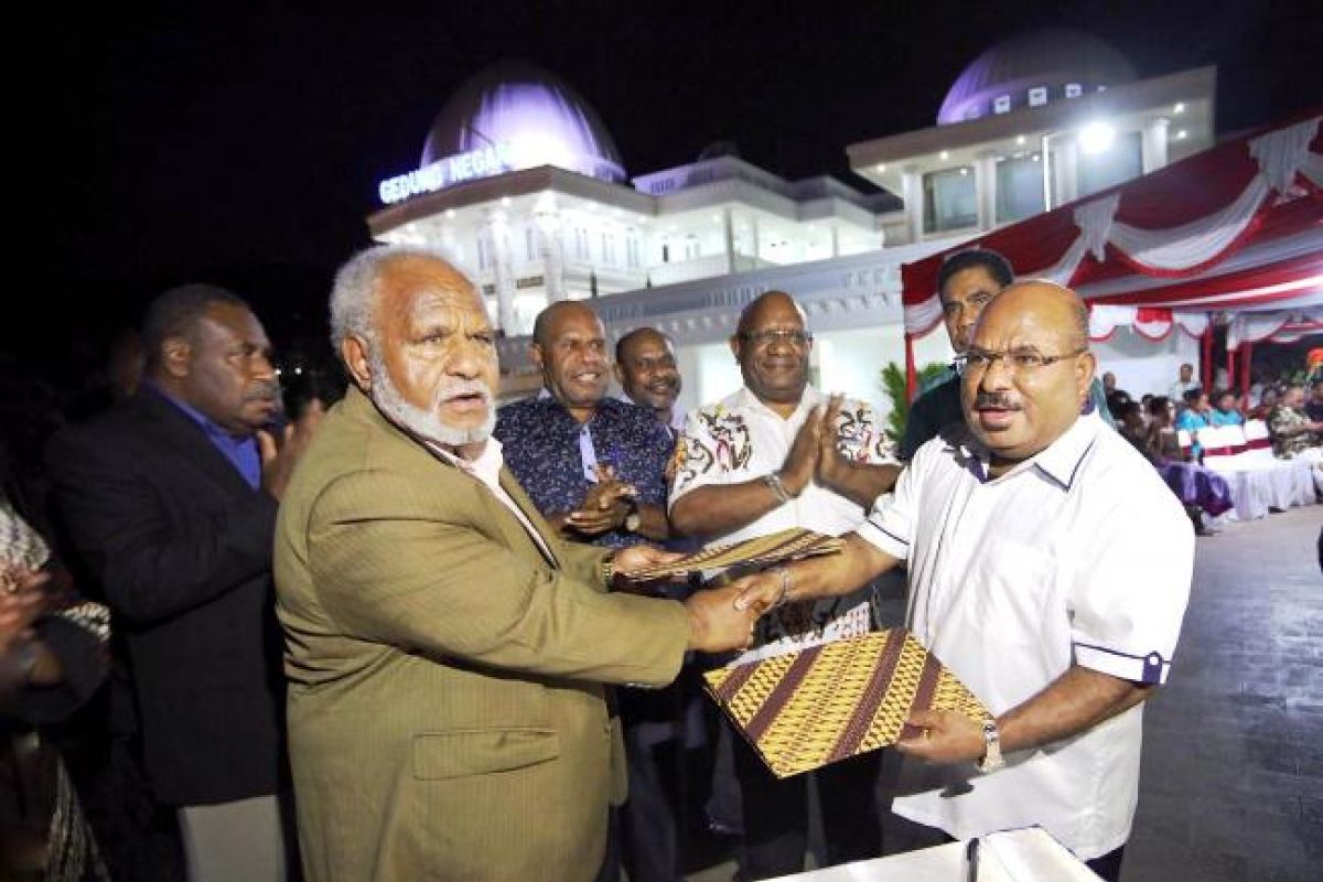 Gubernur Papua dan Madang teken LoI "Sister Province"