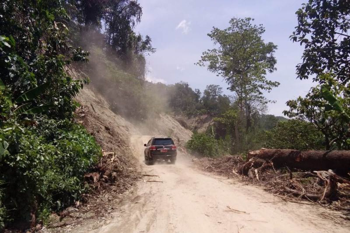 Gubernur kunjungi Kulawi, jalan raya sudah terbuka