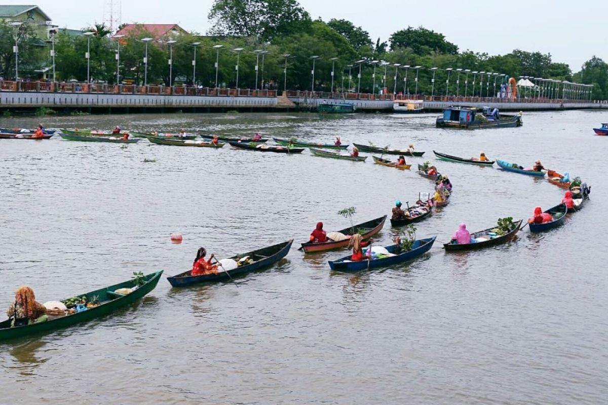 40 ambassadors enjoy uniqueness of Banjarmasin