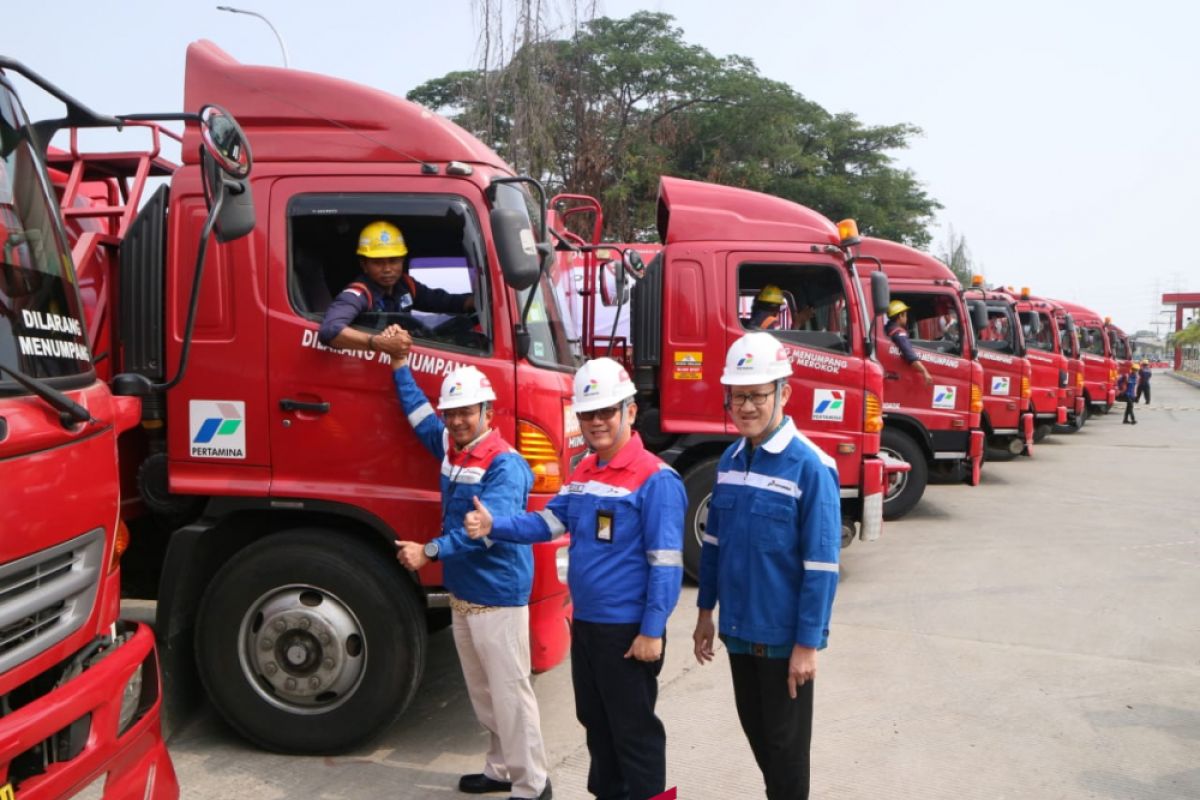 More Pertamina fuel trucks arrive in quake-hit Palu: police