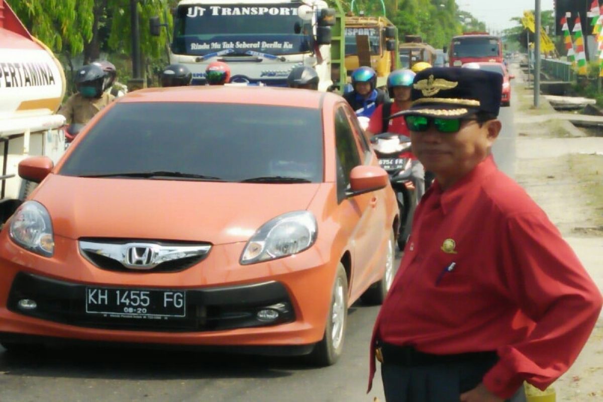 Dishub Kotim sebar personel cegah truk masuk Sampit
