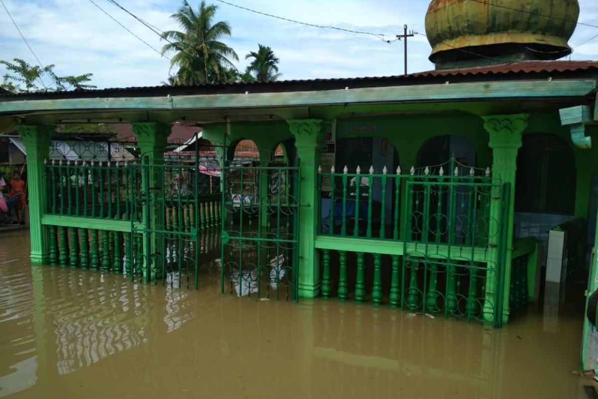 Empat kecamatan di Langkat kini terdampak banjir