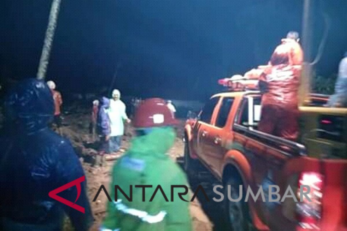 Dua warga Tanah Datar meninggal akibat tertimbun longsor
