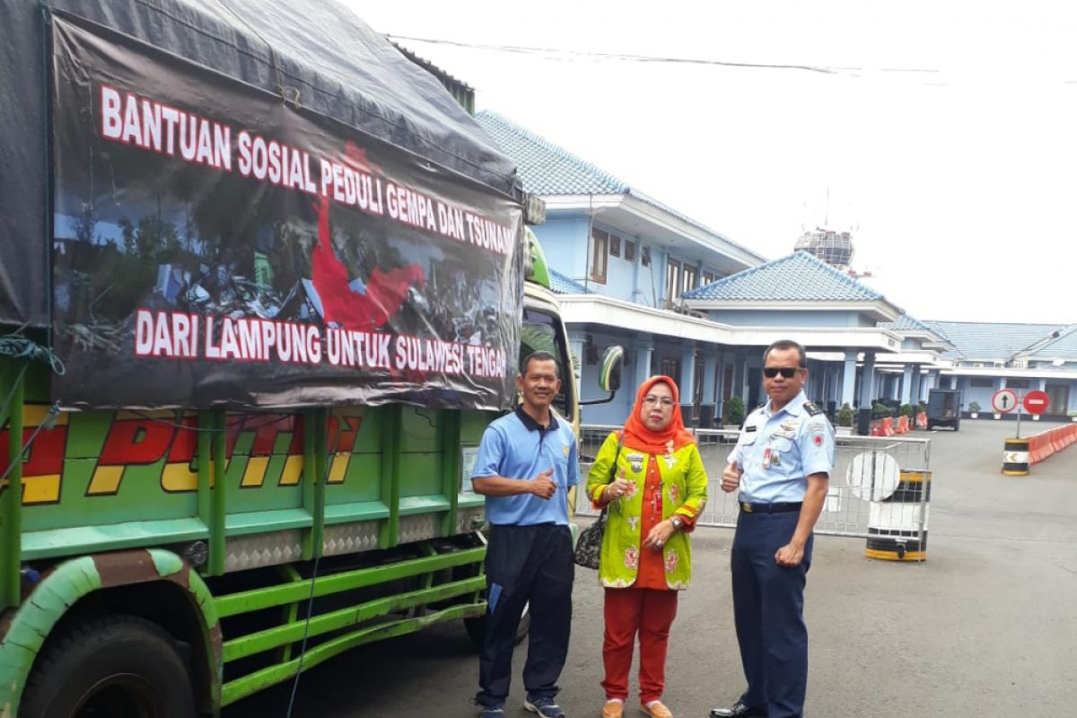 Bantuan Lamtim untuk Palu dan Donggala diserahkan