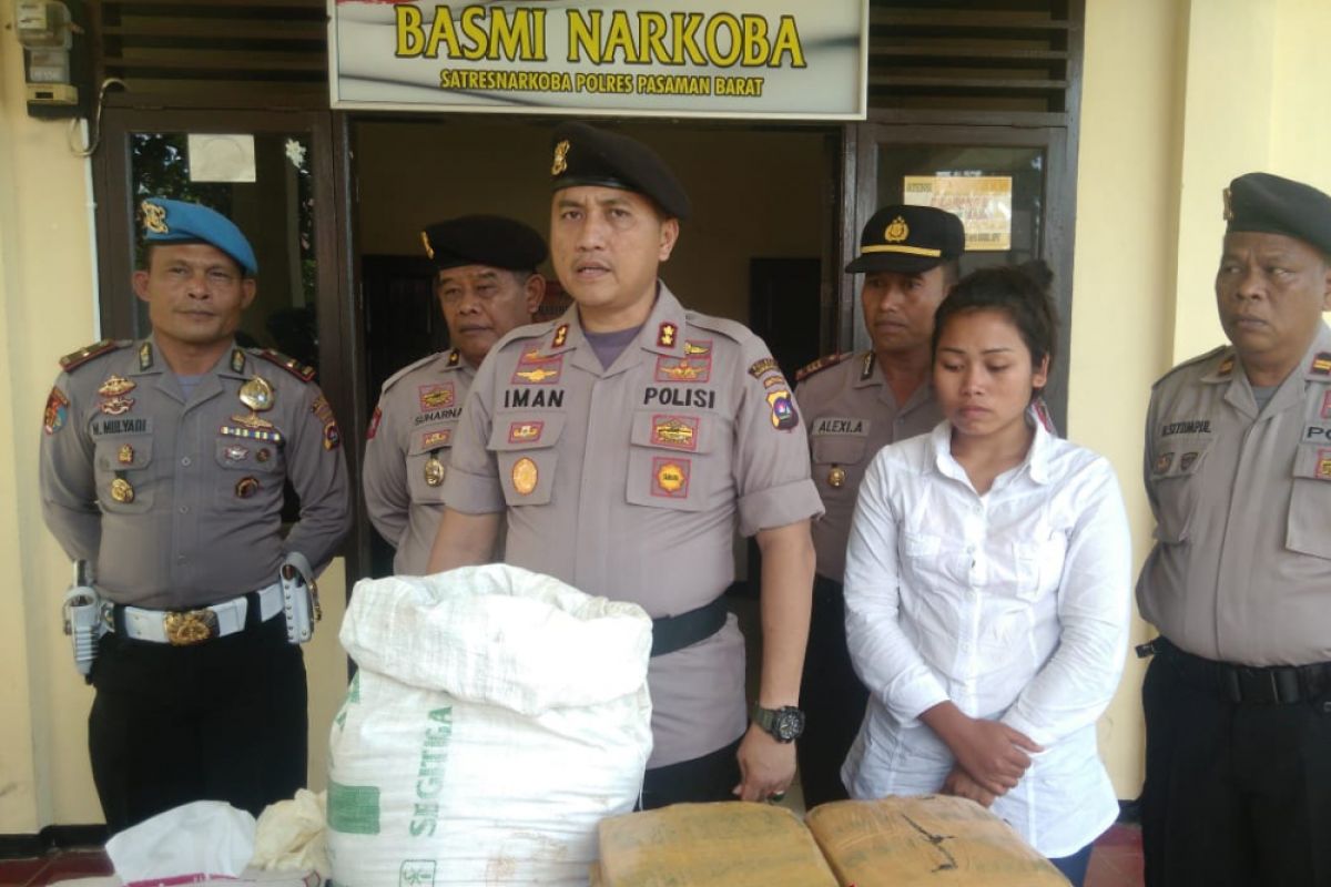 Wanita muda bawa delapan kilogram ganja ditangkap Polres Pasbar