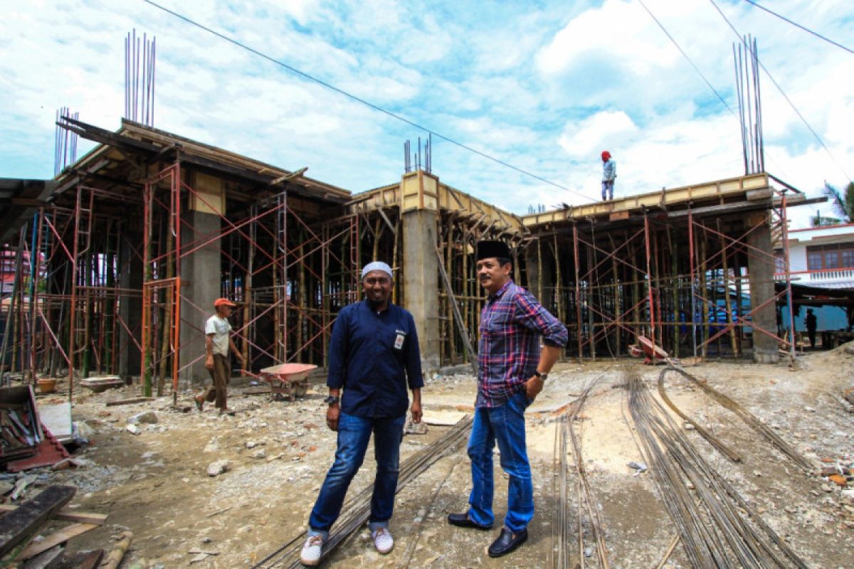 Ketua DPRD Kota Solok tinjau pembangunan gedung PMI