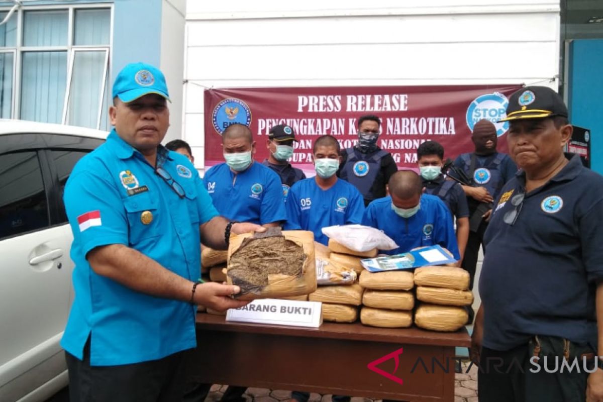 BNNK Madina amankan 42 Kg ganja kering