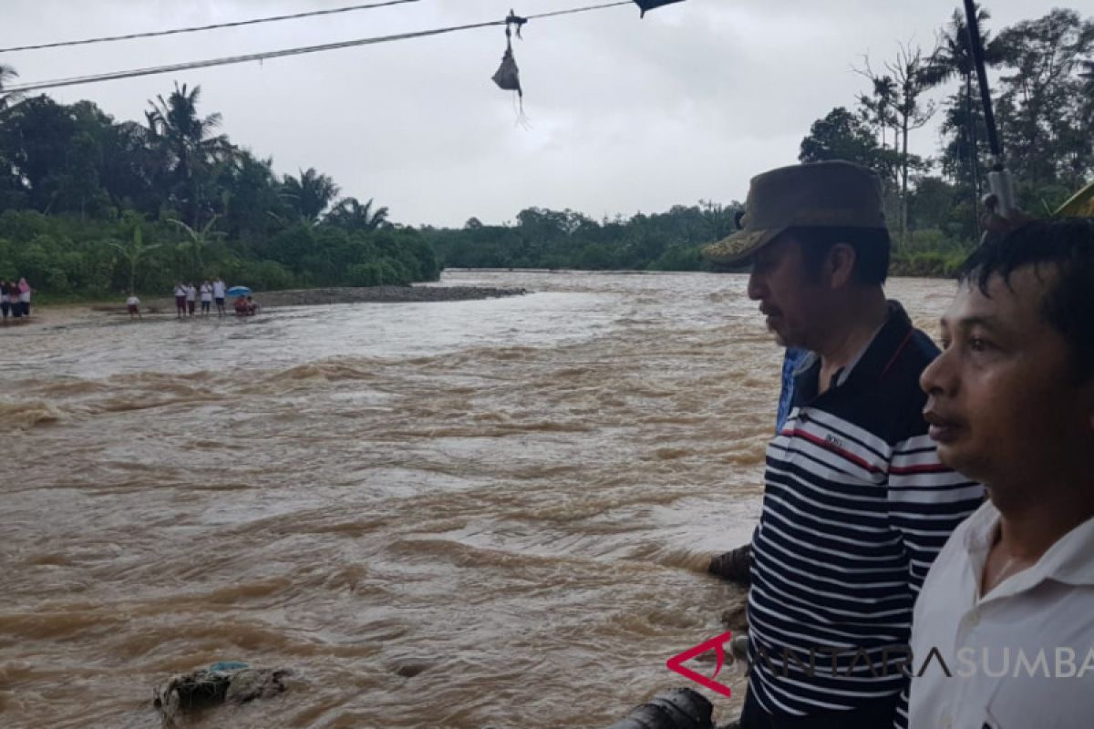 Pasaman Barat segera bangun jembatan darurat pascaputusnya jembatan Lubuk Gobing