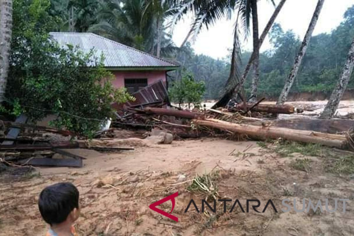 Ratusan korban banjir bandang Tagilang Julu belum tersentuh bantuan
