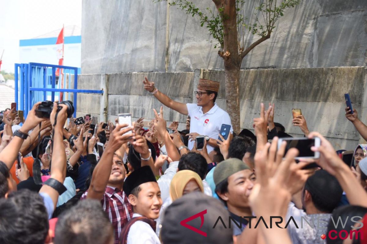 Prabowo-Sandiaga rebut massa mengambang dengan kampanye sejuk