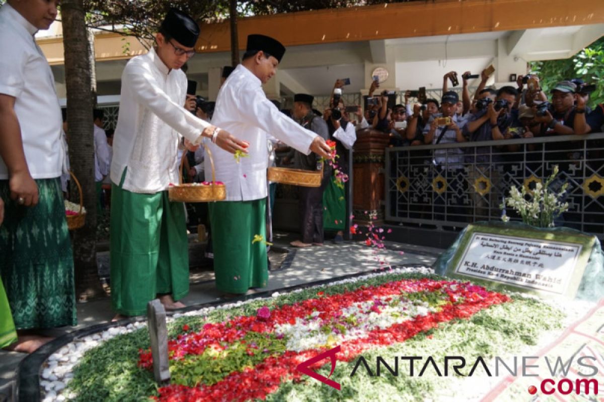 Prabowo-Sandiaga ziarah ke Hasyim Asy'ari