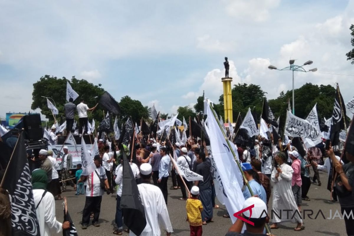 Ratusan orang di Jambi aksi damai bela kalimat tauhid