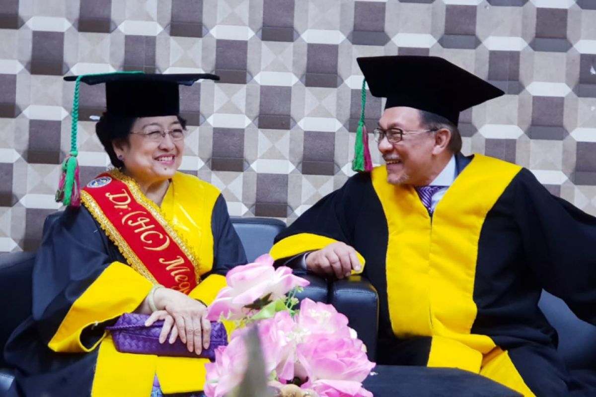 Megawati hadiri penganugerahan Gelar Honoris Causa UNP kepada Anwar Ibrahim