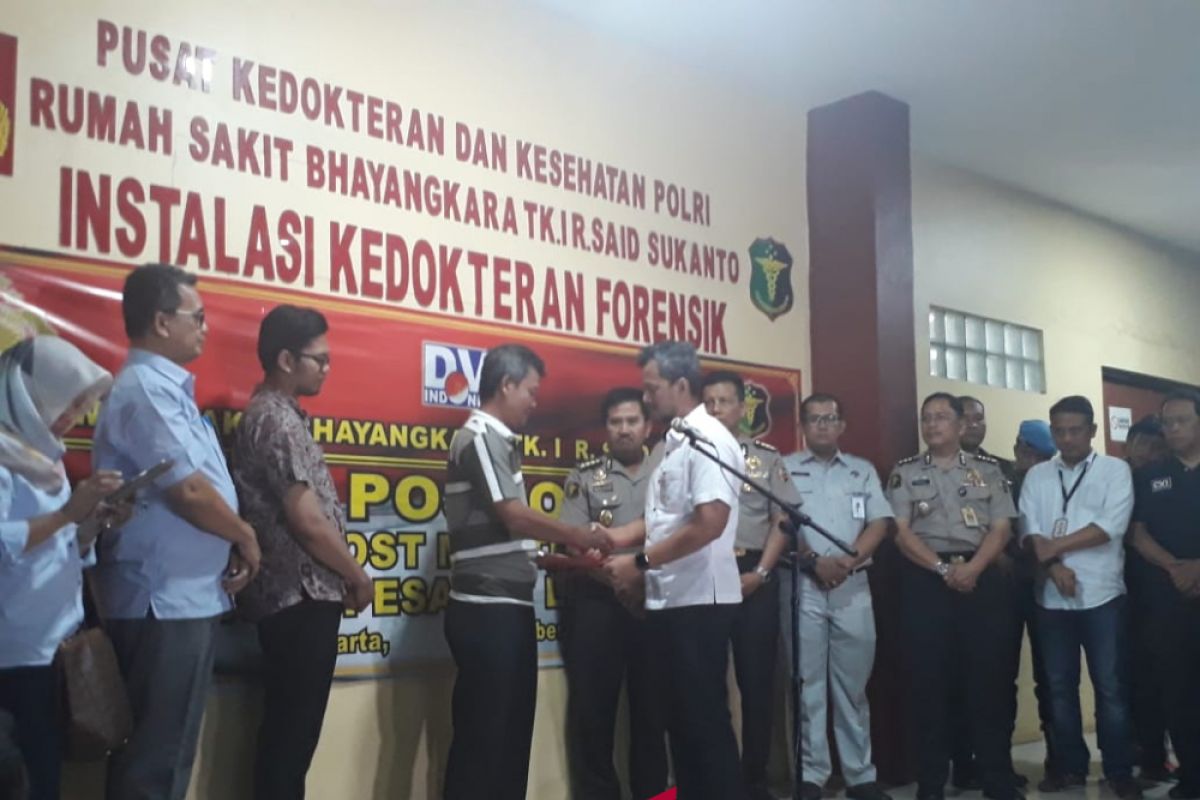 RS Polri serahkan korban teridentifikasi kepada keluarga