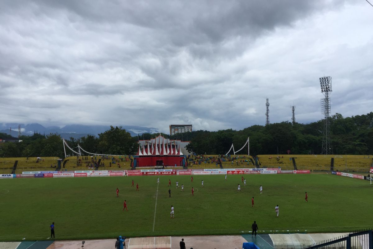 Semen Padang kandaskan perlawanan Persis Solo 1-0