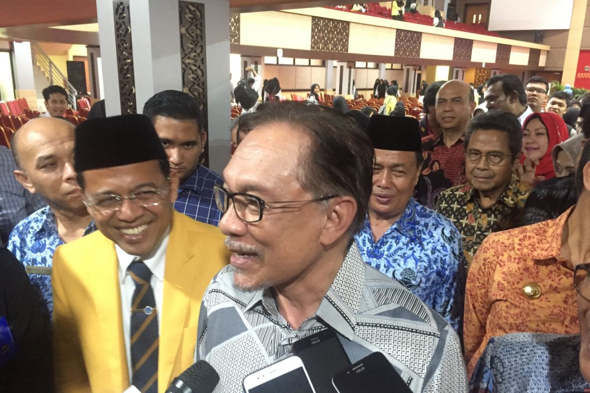 Ternyata ini alasan Anwar Ibrahim maafkan Mahatir Mohammad
