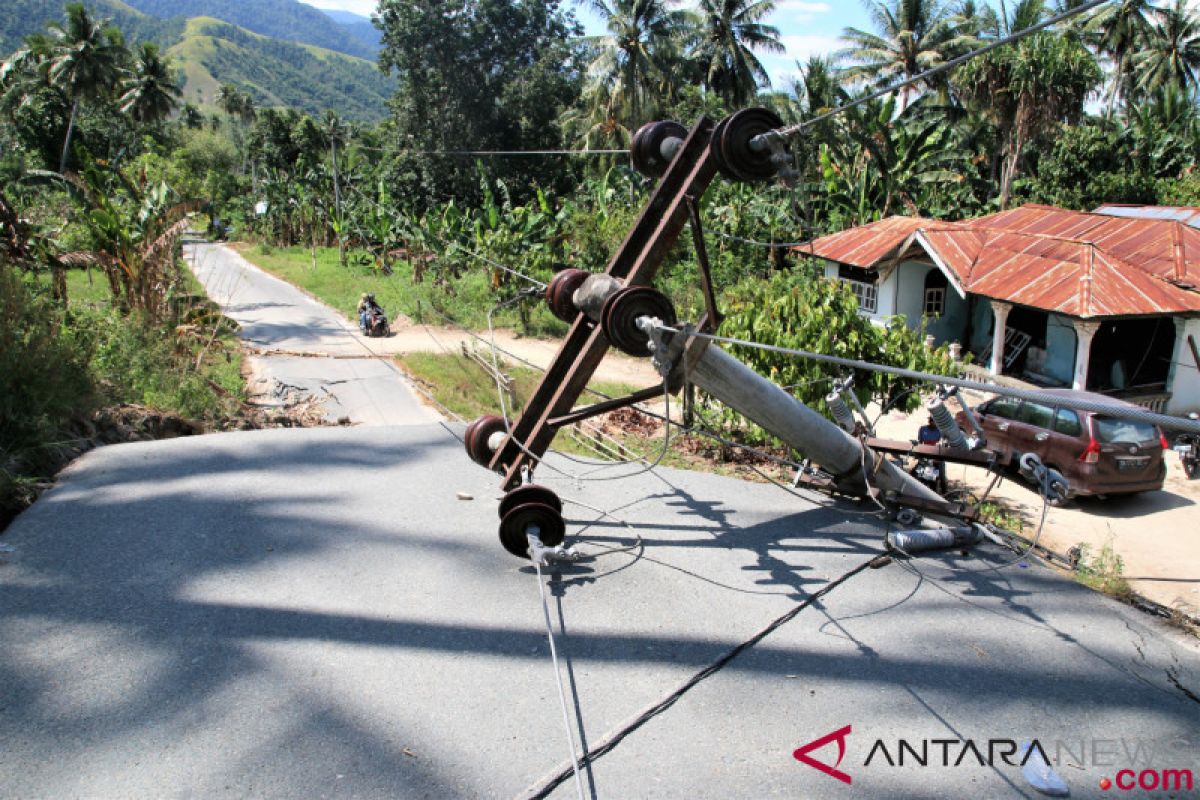 Pemulihan listrik di Lindu  terkendala lokasi jauh dari jalan