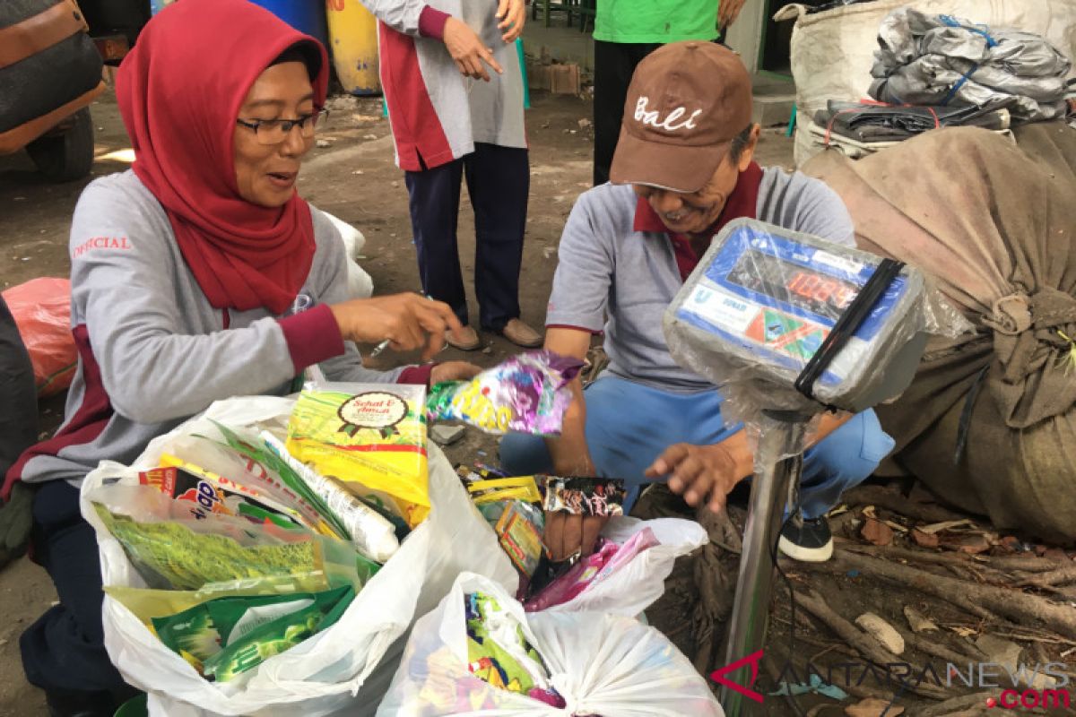 Pegadaian fasilitasi konversi sampah jadi tabungan emas