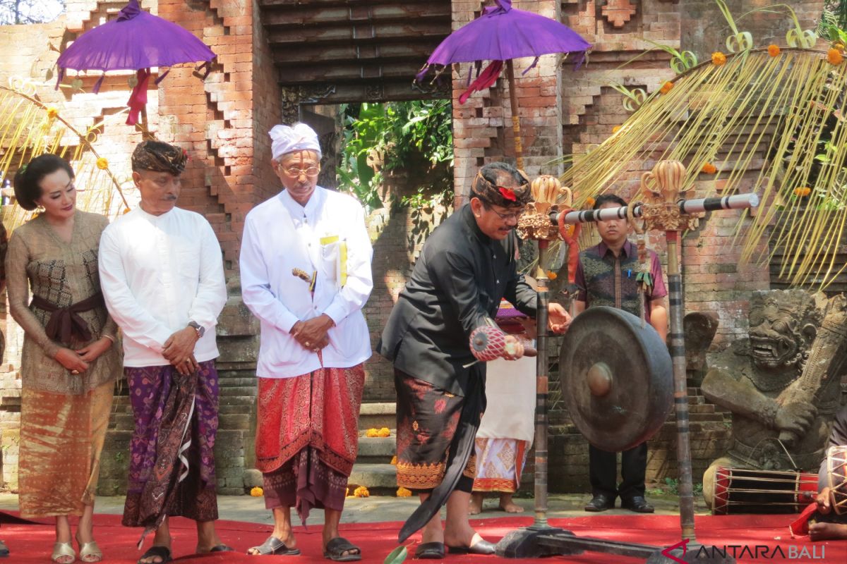 Wagub Bali buka pameran lukisan di Gianyar