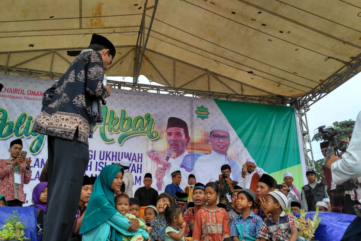 Ustadz Somad  islamkan 11 orang warga SAD  di Batanghari