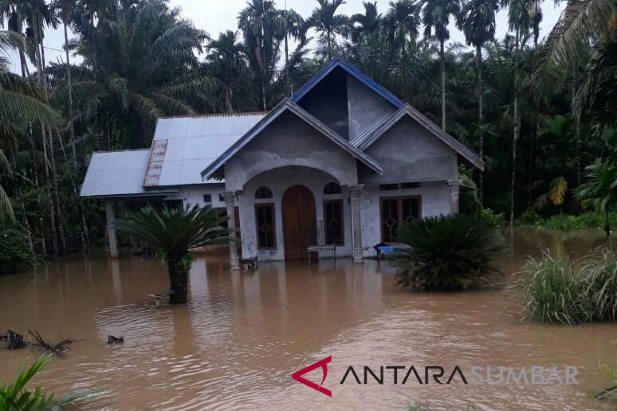 Banjir juga merendam 50 unit rumah di Agam