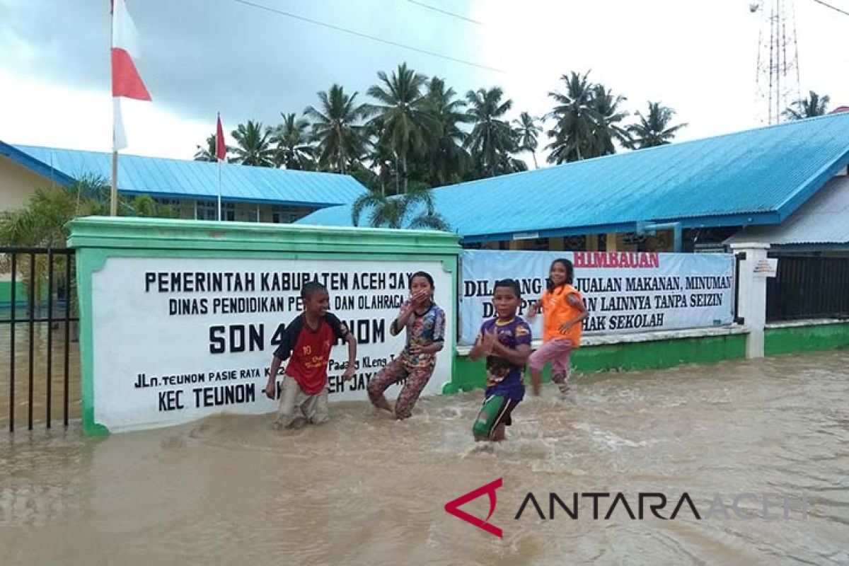 Banjir di Aceh Jaya lumpuhkan aktivitas pendidikan