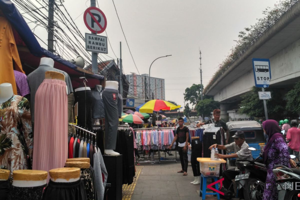 Pedagang keluhkan penjualan karcis kios Tanah Abang