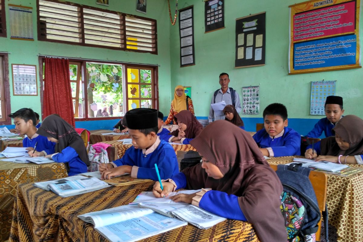 Praktik pemantauan mitra sekolah Tanoto Foundation di Batanghari