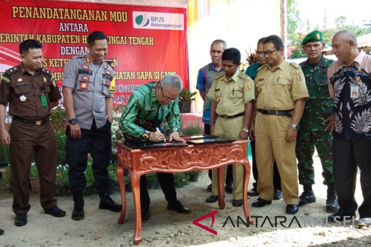 Pemkab HST lindungi Perangkat Desa dengan BPJS Ketenagakerjaan