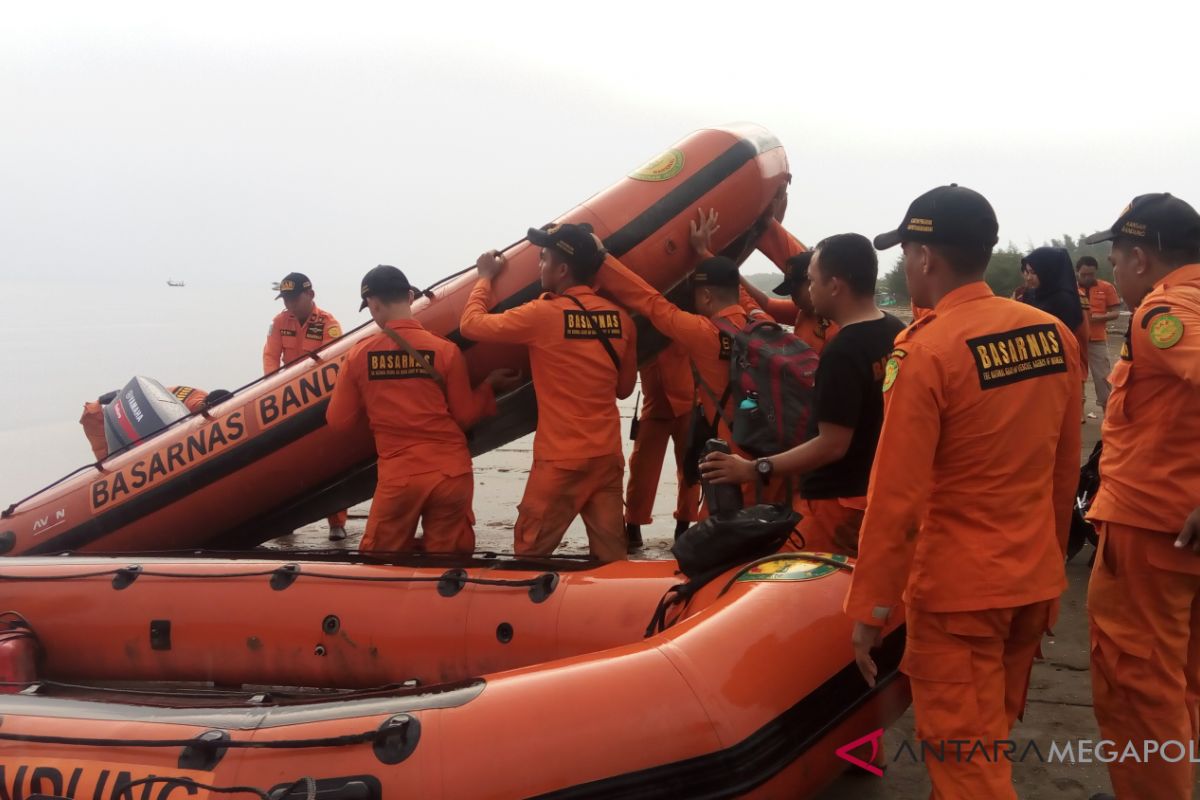 10 Tim SAR dikerahkan sisir permukaan laut