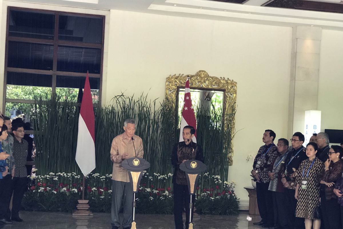 Jokowi ,  Lee agree to make Batam digital bridge
