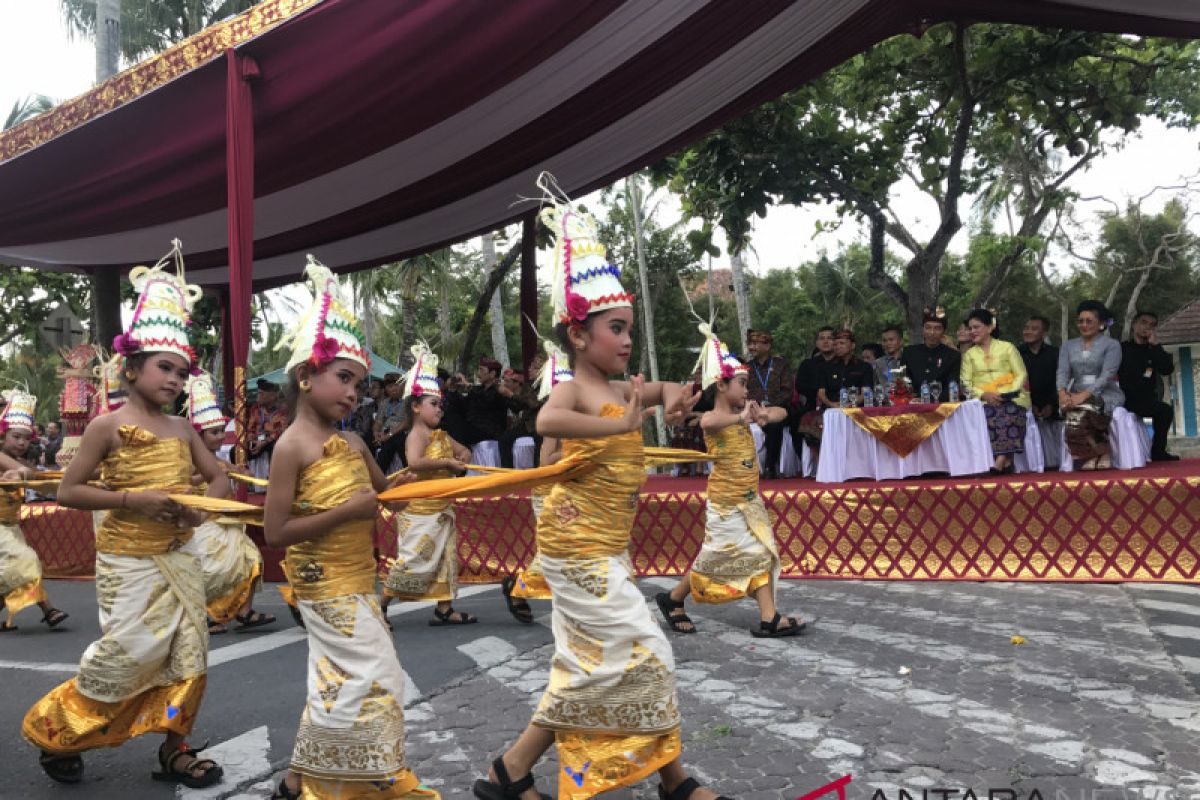 Presiden saksikan karnaval Bali setelah pertemuan IMF-WB