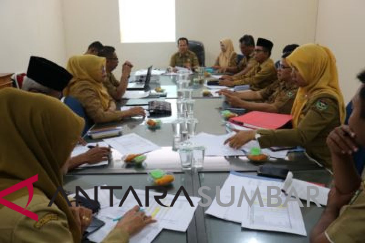 Pemkab Sijunjung bahas strategi pengelohan sampah rumah tangga