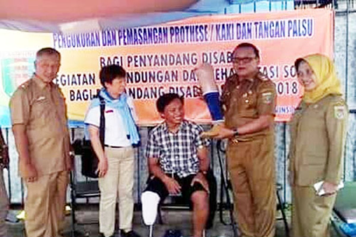 15 Penyandang Disabilitas Lampung Terima Kaki/Tangan Palsu