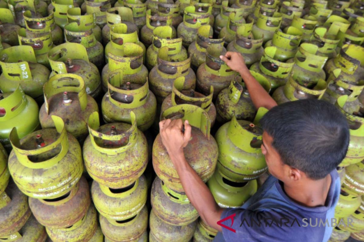 Warga: harga eceran elpiji bersubsidi di Padang Pariaman Rp30.000/tabung