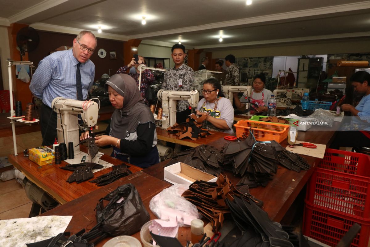 Perwakilan ILO Kunjungi UMKM Bekas Lokalisasi Dolly