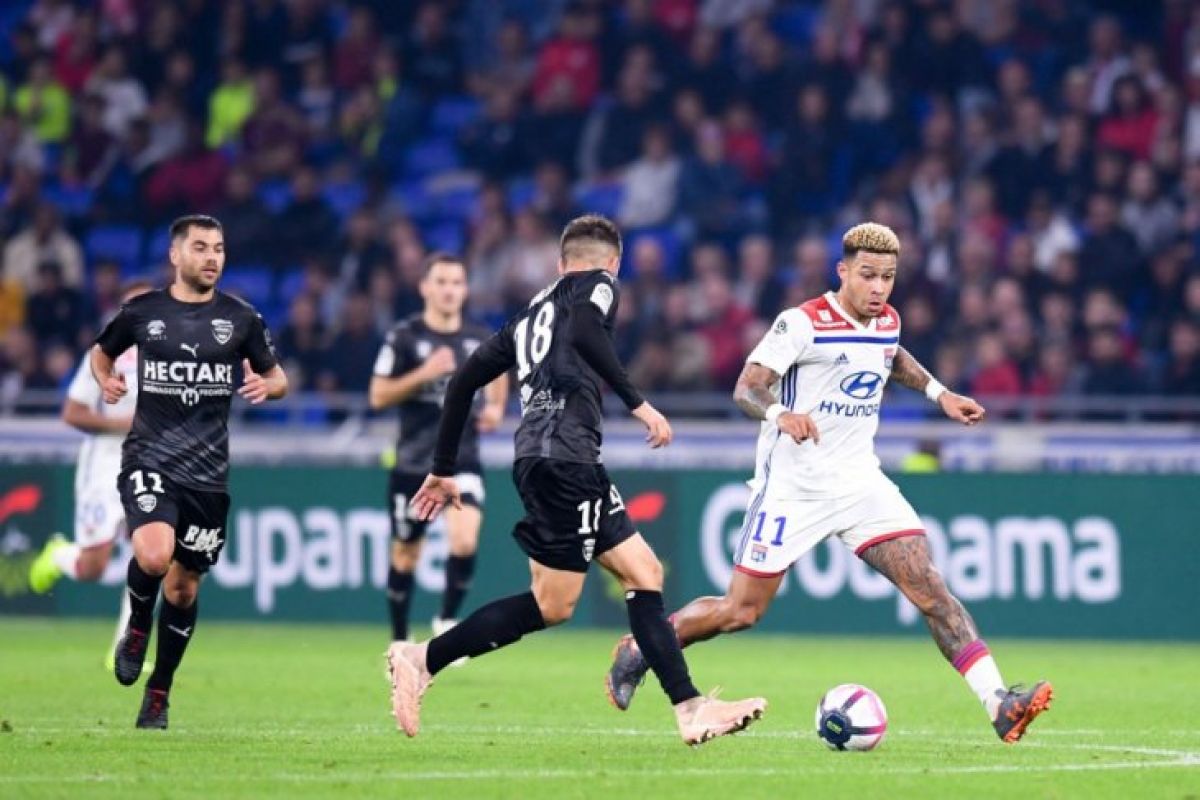 Lyon naik ke peringkat ke-3 setelah tundukkan Nimes