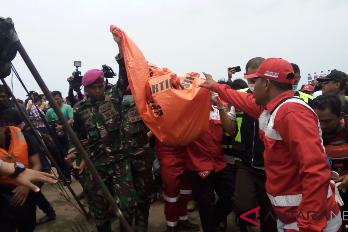 Dua kantong korban Lion Air diterima RS Polri