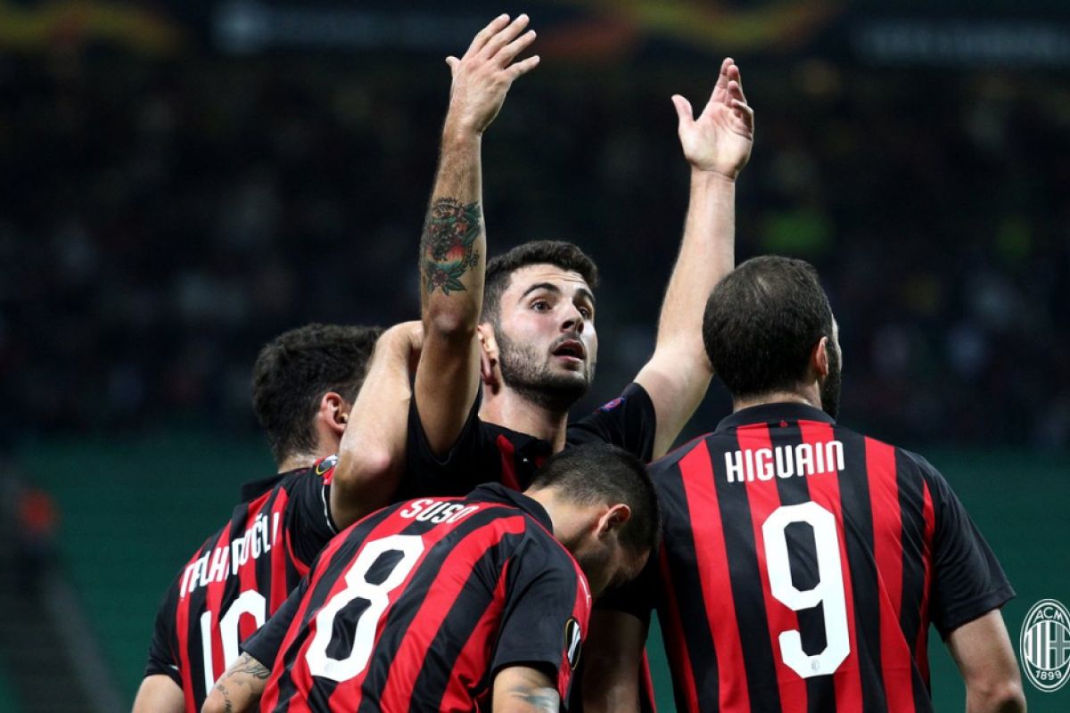 Milan imbangi Betis dengan tendangan bebas